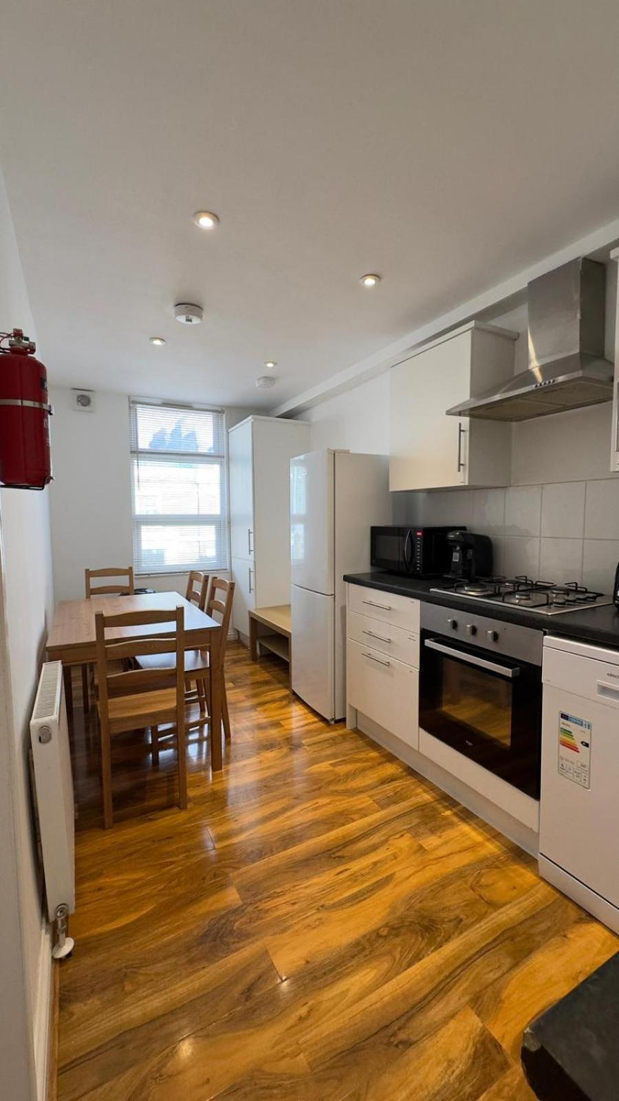 Kensington Guest Rooms 98 Лондон Стая снимка