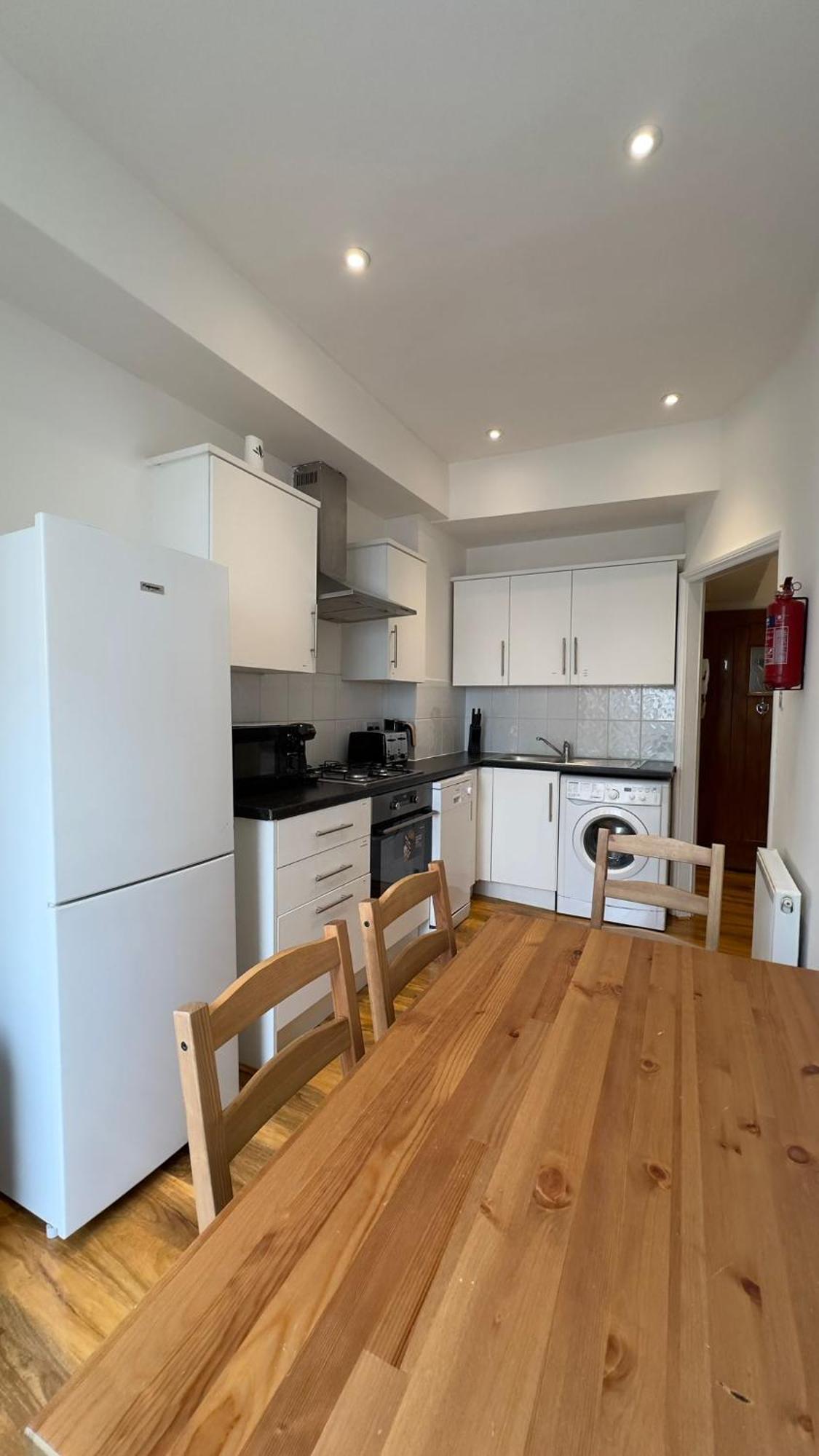Kensington Guest Rooms 98 Лондон Стая снимка